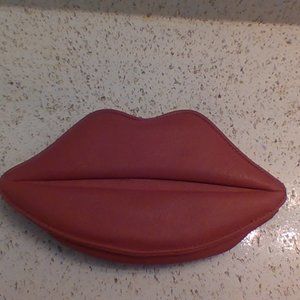 Lip Purse